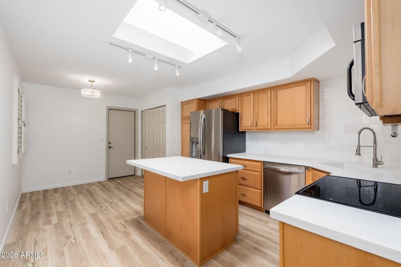 6724 N 79th Place - 08