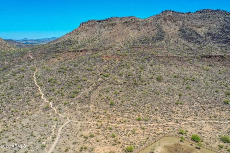 Deem Hills - LOTS OF HIKING TRAILS
