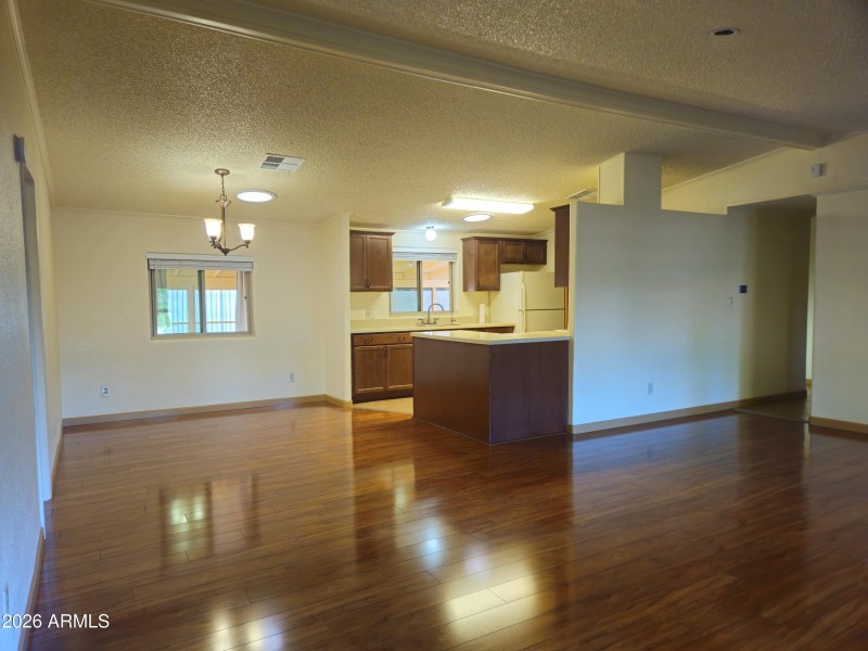 5) 63008-68c897aa19747