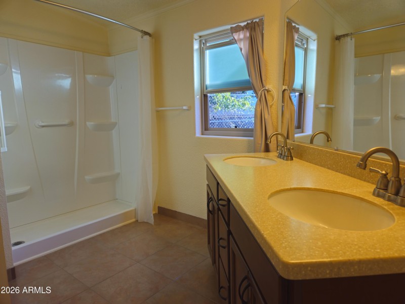 9) 63008-68c8979f83b41