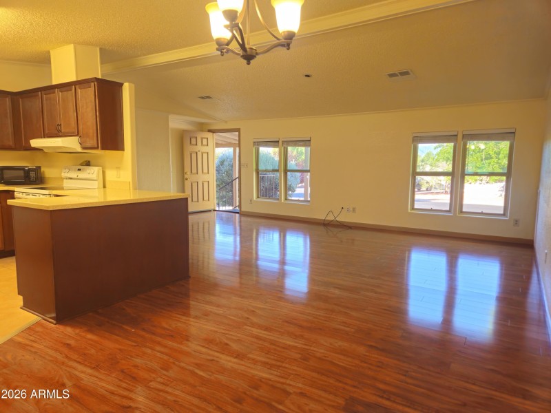 18) 63008-68c8978f1b73a