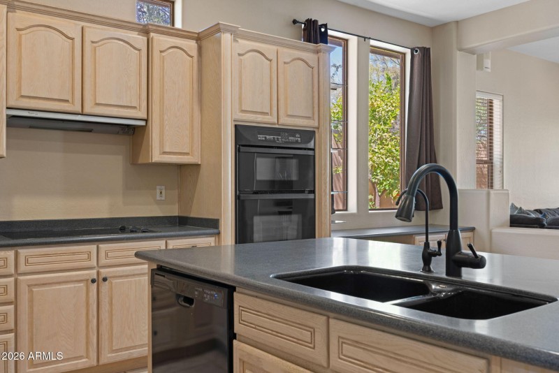 10-web-or-mls-9506-e-mohawk-ln