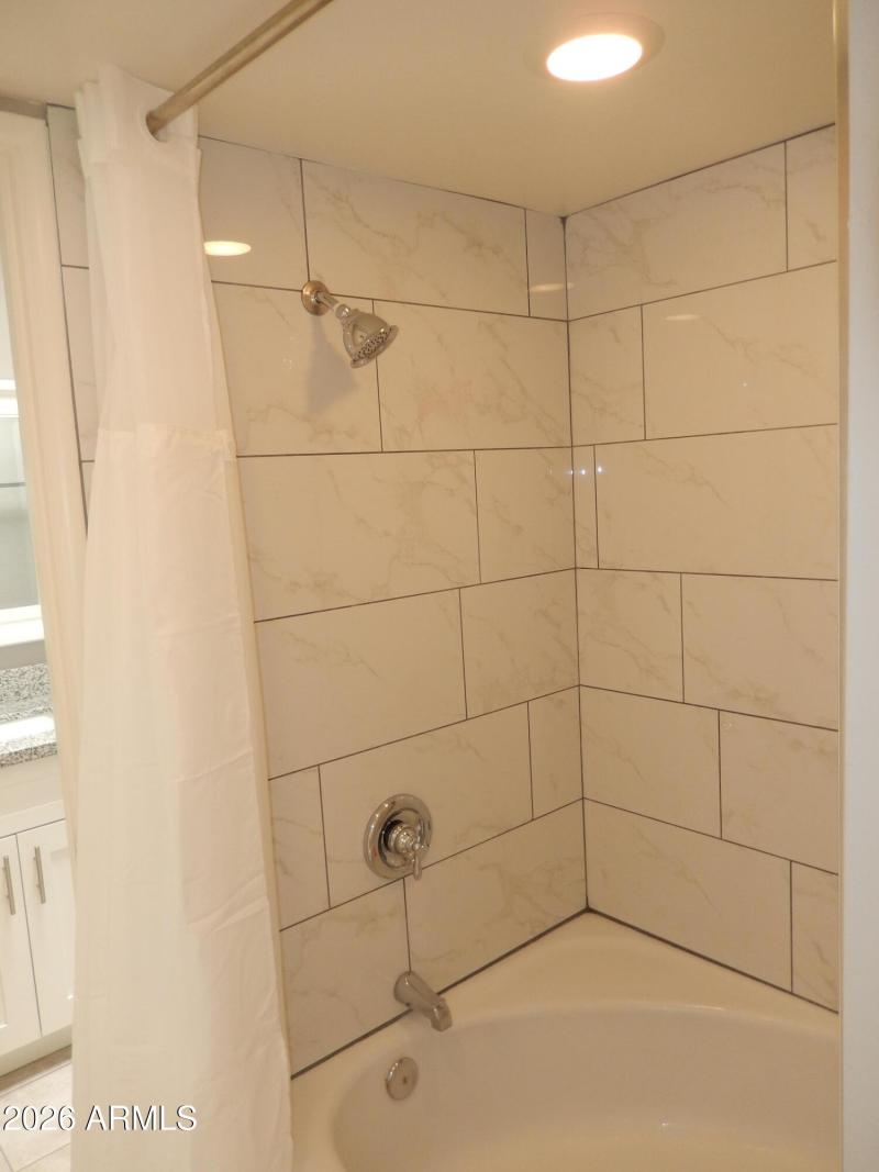 Unit 3 - Shared Tub/Shower