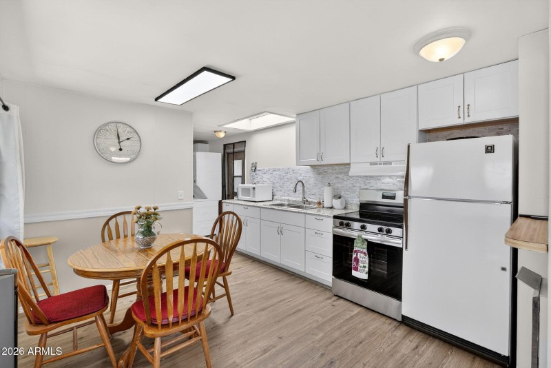 8-web-or-mls-011E Germann Rd