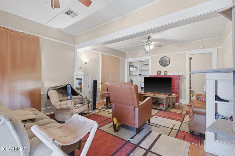 4-custom-1333 W Woodland Ave-4