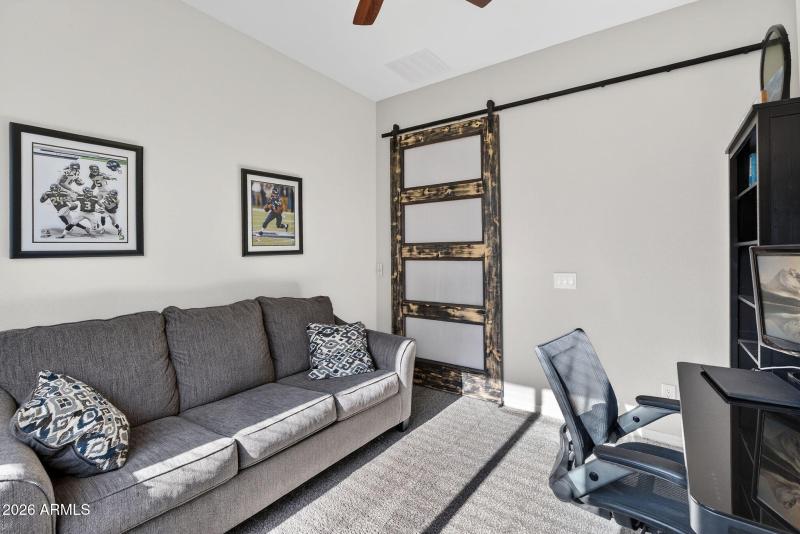 6-web-or-mls-037Ampere Ave