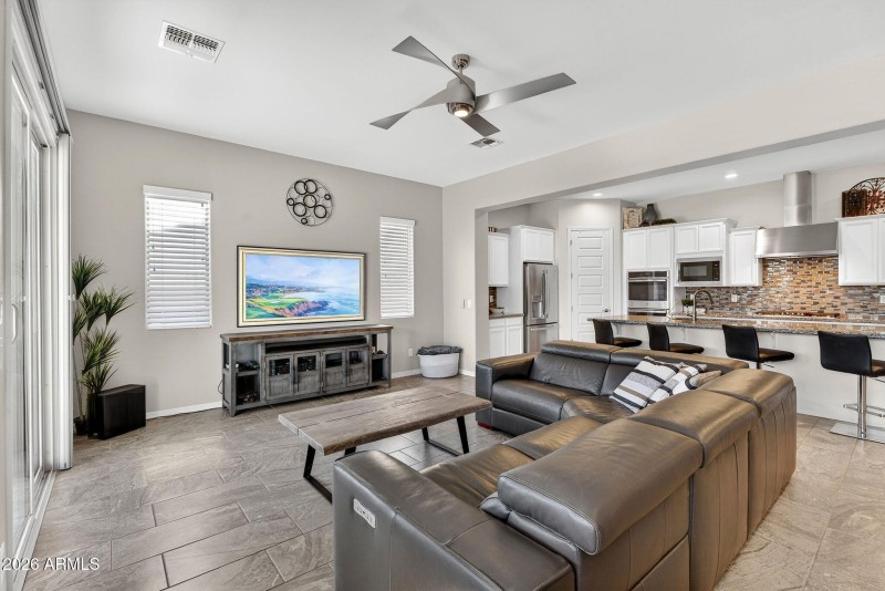 8-web-or-mls-049Ampere Ave