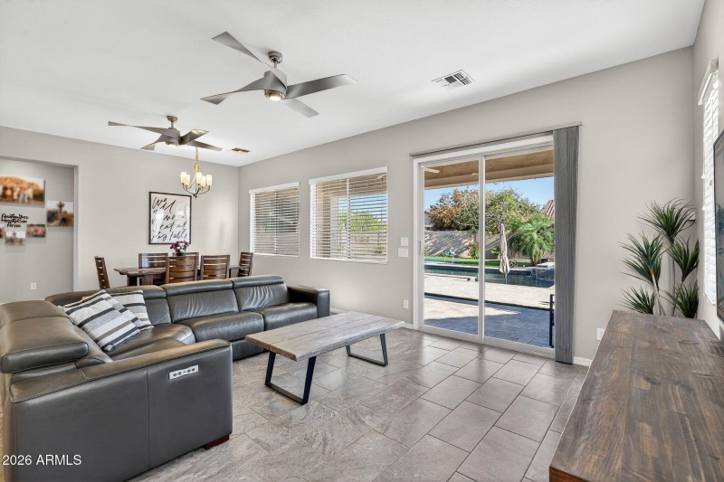 11-web-or-mls-050Ampere Ave