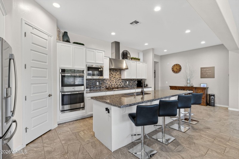 14-web-or-mls-041Ampere Ave