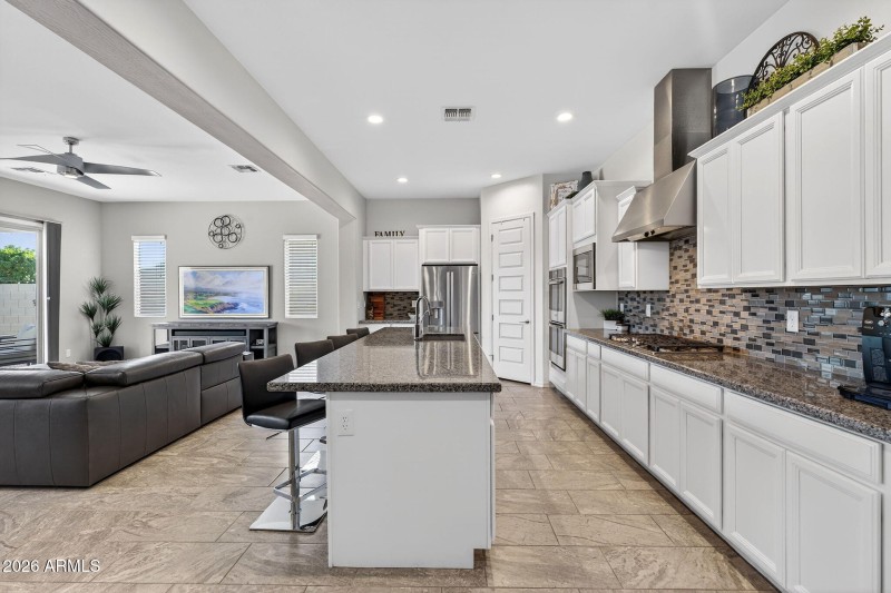 19-web-or-mls-039Ampere Ave