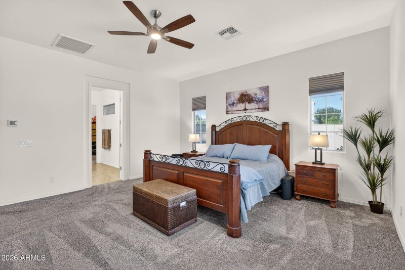 24-web-or-mls-056Ampere Ave