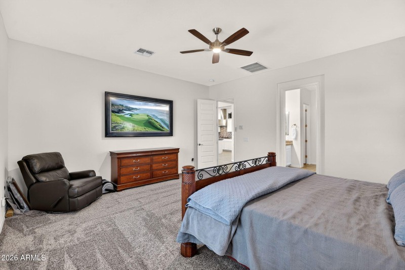 25-web-or-mls-055Ampere Ave