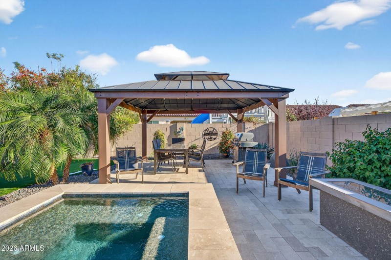 47-web-or-mls-077Ampere Ave