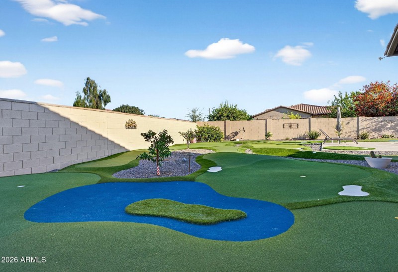 54-web-or-mls-085Ampere Ave