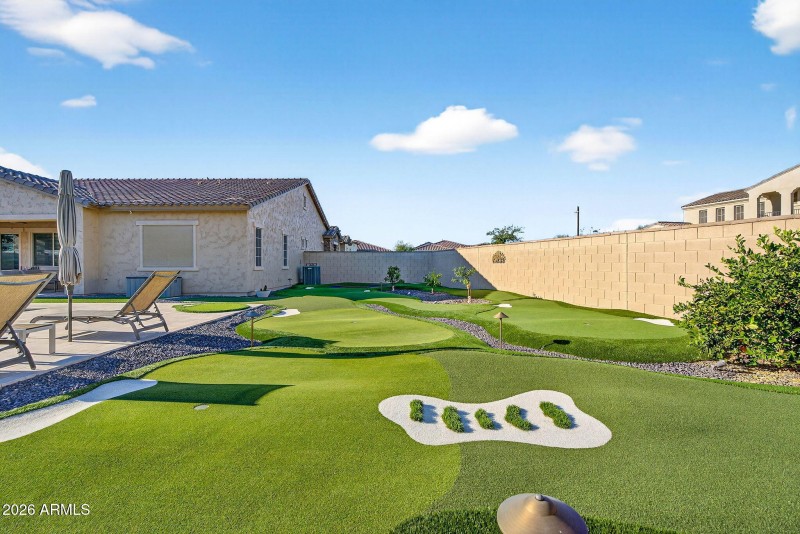 55-web-or-mls-086Ampere Ave