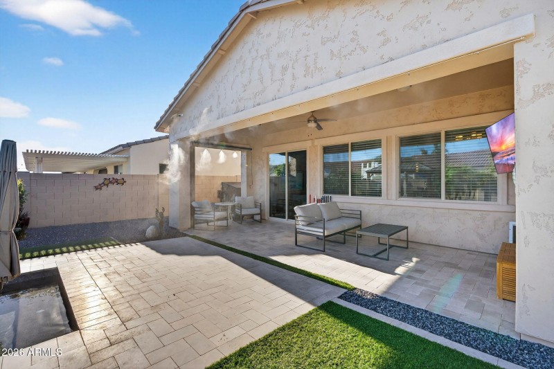 57-web-or-mls-088Ampere Ave