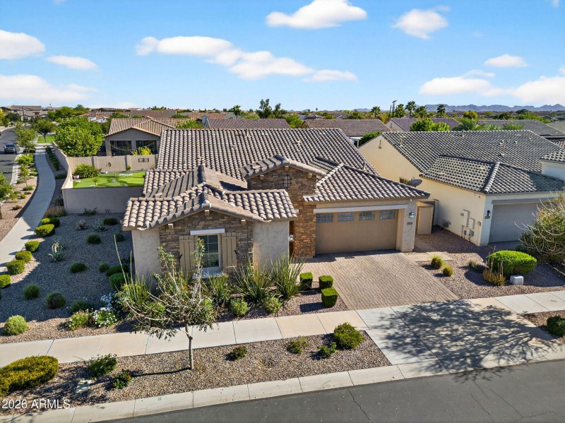 67-web-or-mls-009Ampere Ave