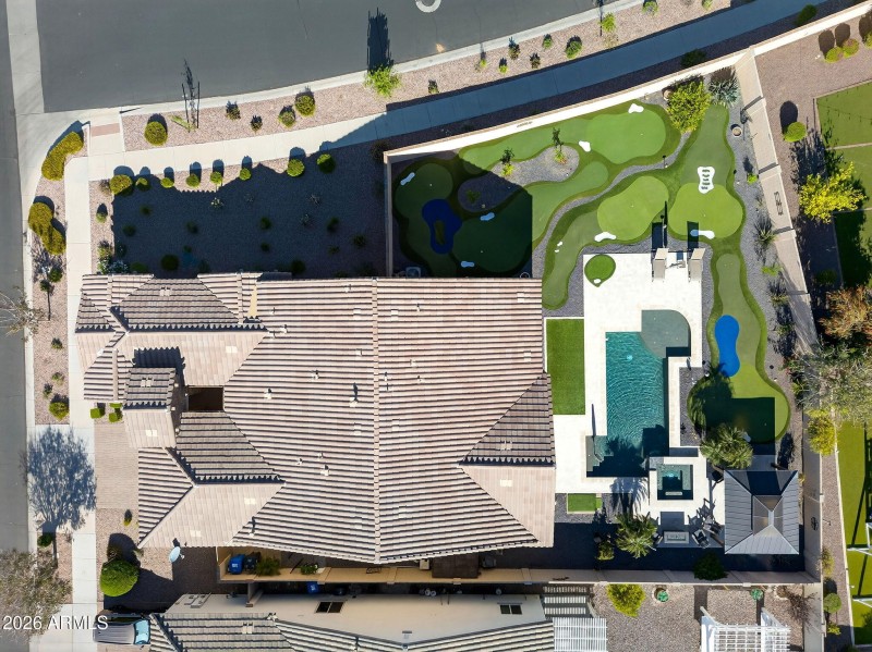 69-web-or-mls-010Ampere Ave