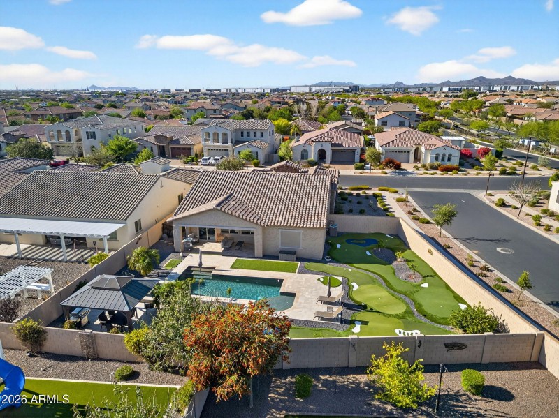 79-web-or-mls-017Ampere Ave