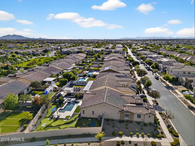 82-web-or-mls-024Ampere Ave