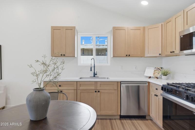 12-custom-1805 N 31st St-12