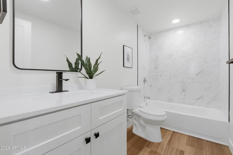 13-custom-1805 N 31st St-13