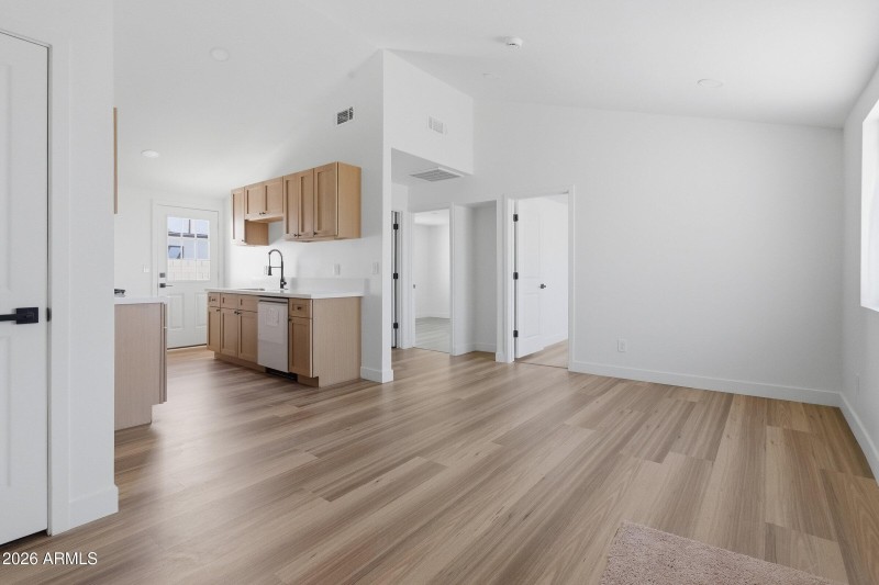 17-custom-1805 N 31st St-17