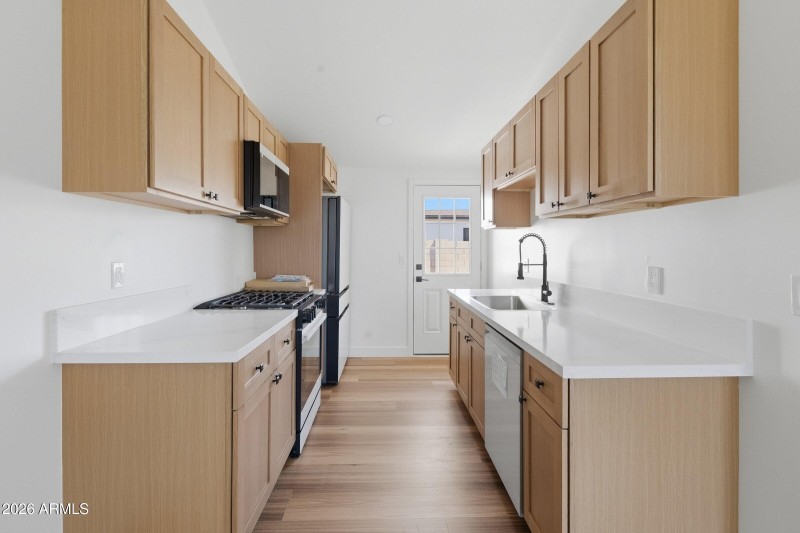 18-custom-1805 N 31st St-18