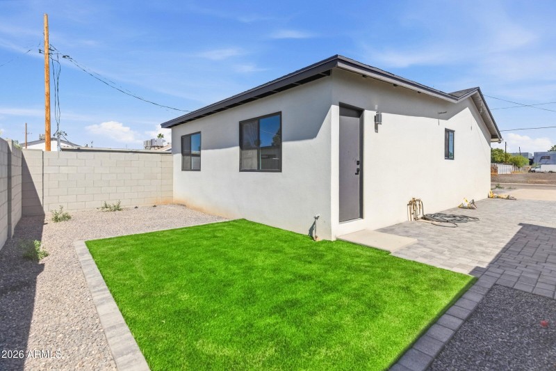 27-custom-1805 N 31st St-27