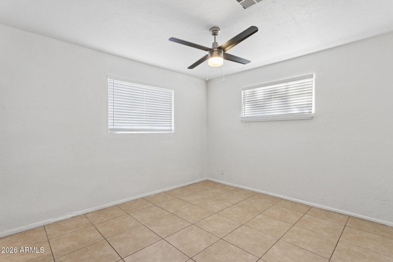 9-web-or-mls-4505-w-crittenden-ln