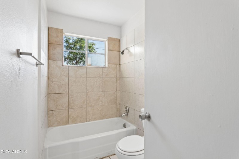 15-web-or-mls-4505-w-crittenden-ln