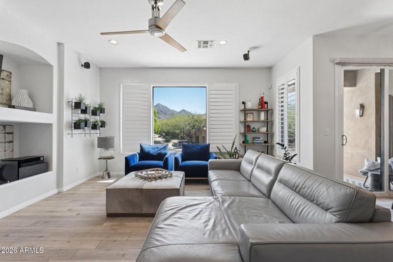 9-web-or-mls-16600-n-thompson-peak-pkwy-