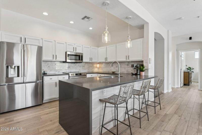 13-web-or-mls-16600-n-thompson-peak-pkwy