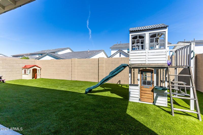 Great Backyard w/Turf