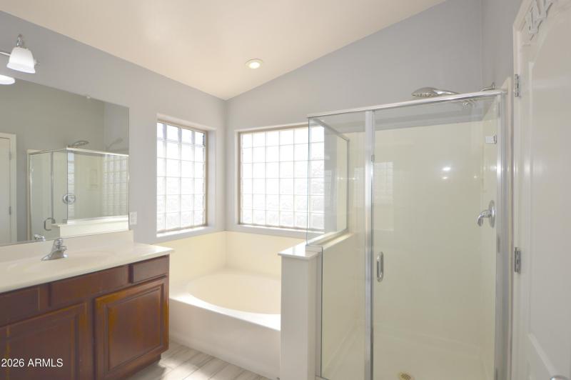 Perimary Room Bath Tub & Shower