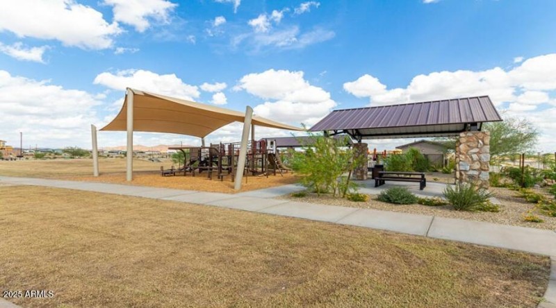 Rancho Mercado Community