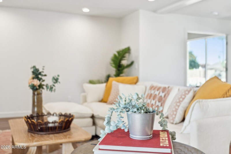 13-web-or-mls-11049-n-44th-st