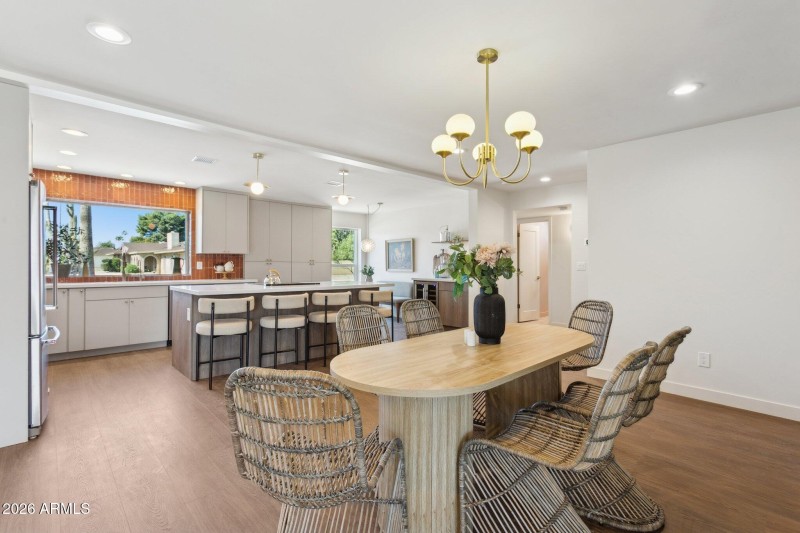 14-web-or-mls-11049-n-44th-st