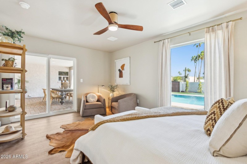 27-web-or-mls-11049-n-44th-st