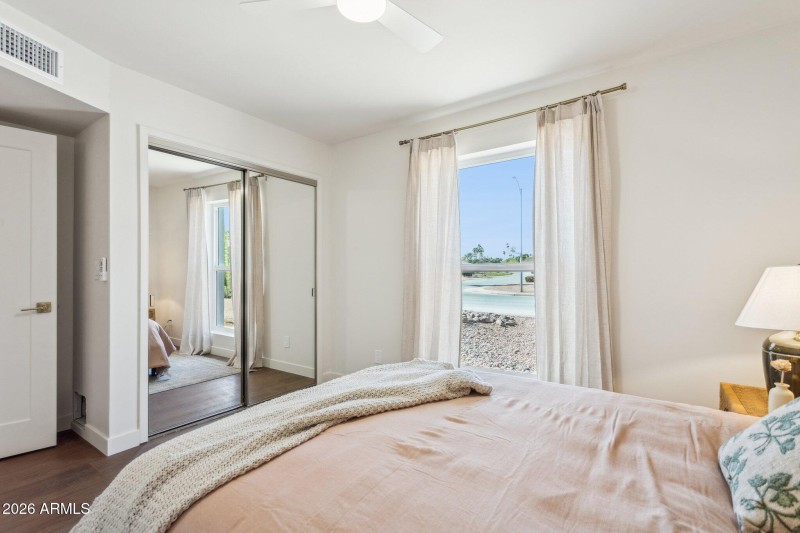 38-web-or-mls-11049-n-44th-st