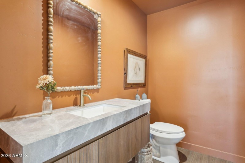 39-web-or-mls-11049-n-44th-st