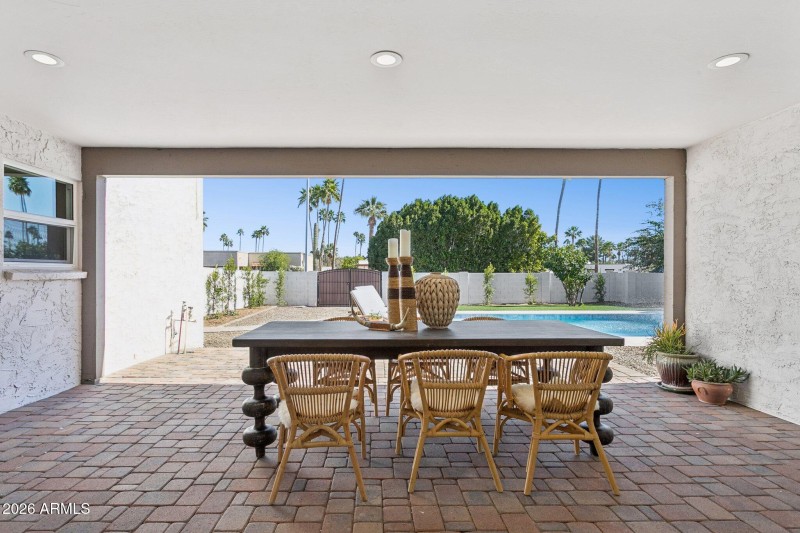 42-web-or-mls-11049-n-44th-st