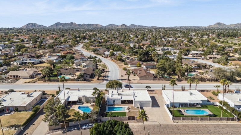 56-web-or-mls-11049-n-44th-st