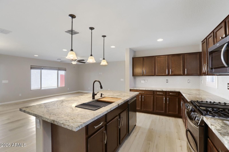 16480 W Culver St - Web Quality - 011 -