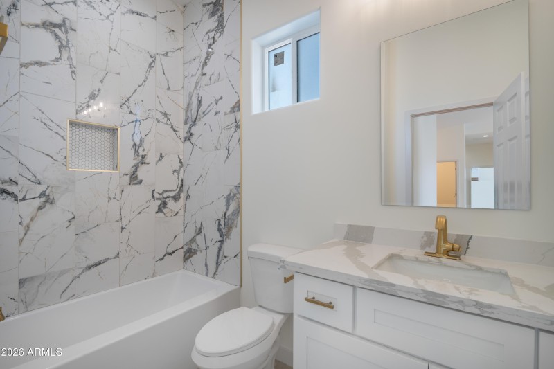 42439 W Bethany Home Rd -14