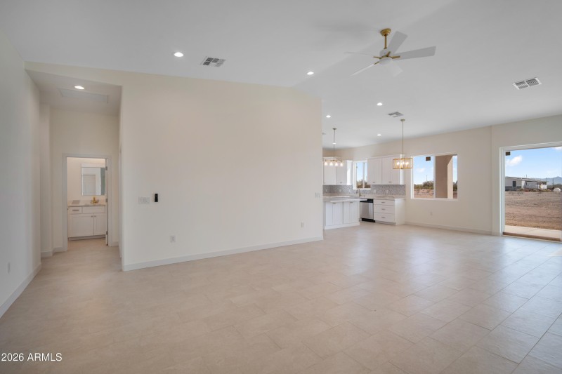 42439 W Bethany Home Rd -4