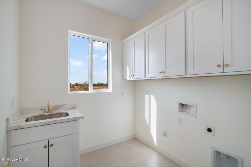 42439 W Bethany Home Rd -6