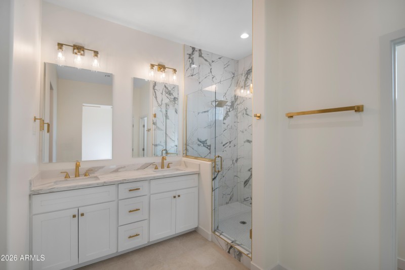 42439 W Bethany Home Rd -16