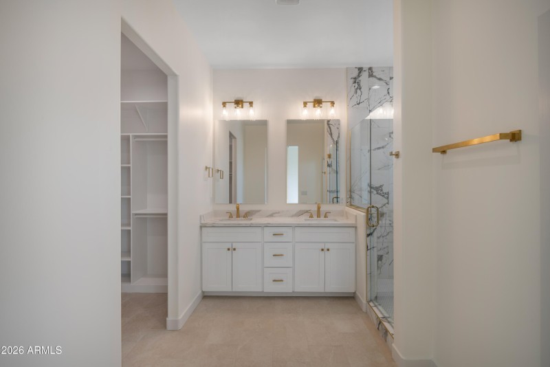 42439 W Bethany Home Rd -17