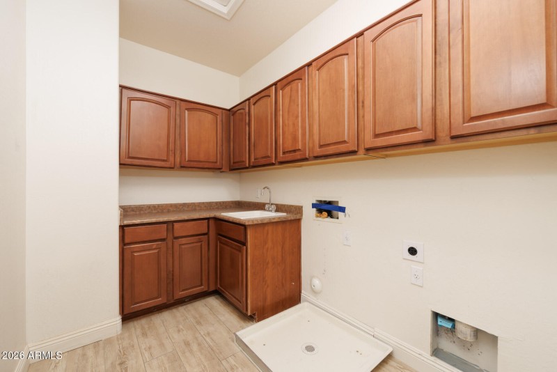 E Powell Way (3167)-21